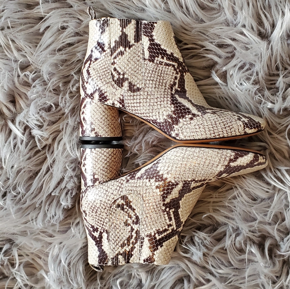 Marc Jacobs Ankle Boot, Size 6